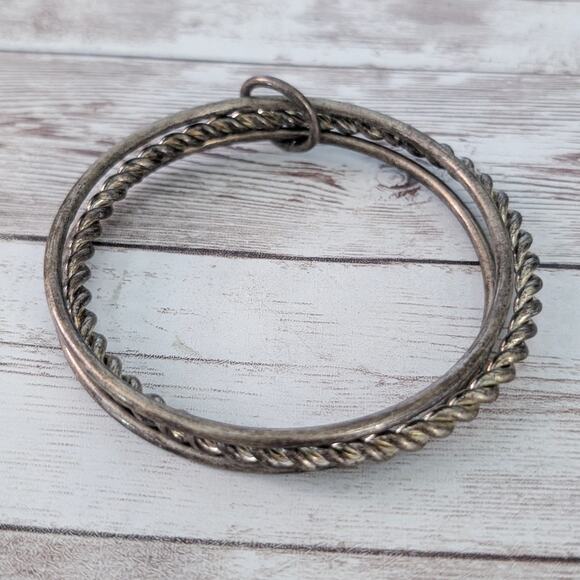 Vintage Bracelet 3 Bangles Linked Together - Fair Condition - Picture 7 of 11